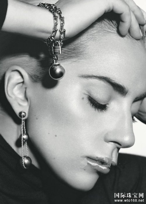 Lady Gagaܽ (Tiffany & Co.) Ĕzȫ´Ƭጳ