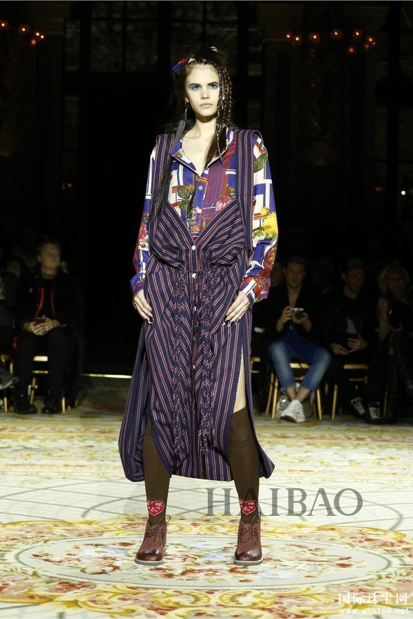 2017ﶬrbܣޱޱ·˹ (Vivienne Westwood) Ůb