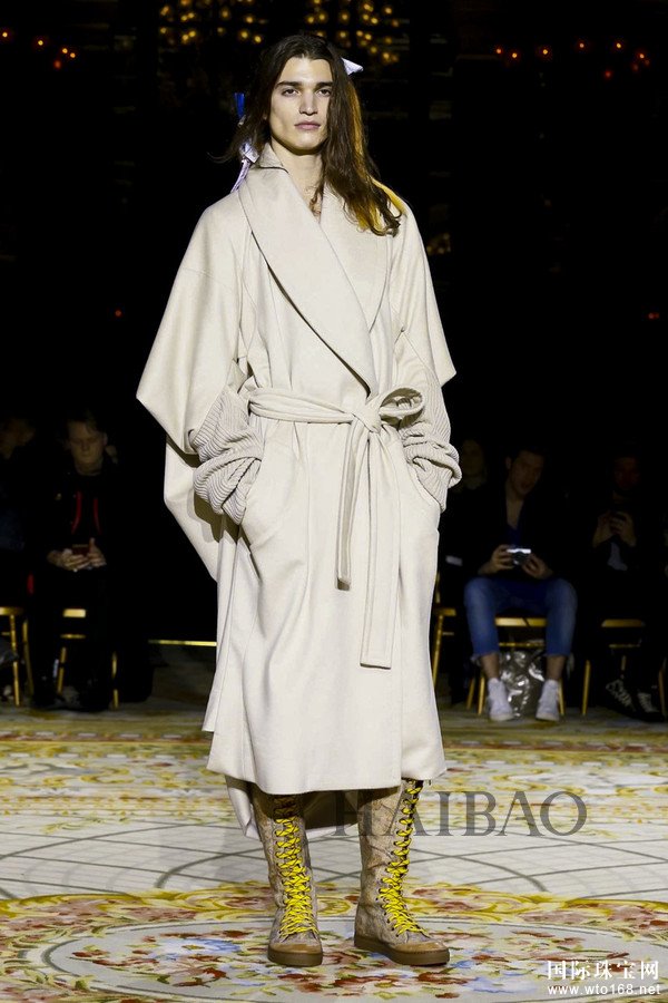 2017ﶬrbܣޱޱ·˹ (Vivienne Westwood) Ůb
